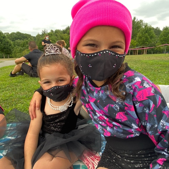 Meet your posher, Jessica 💜 - Picture 11 of 16